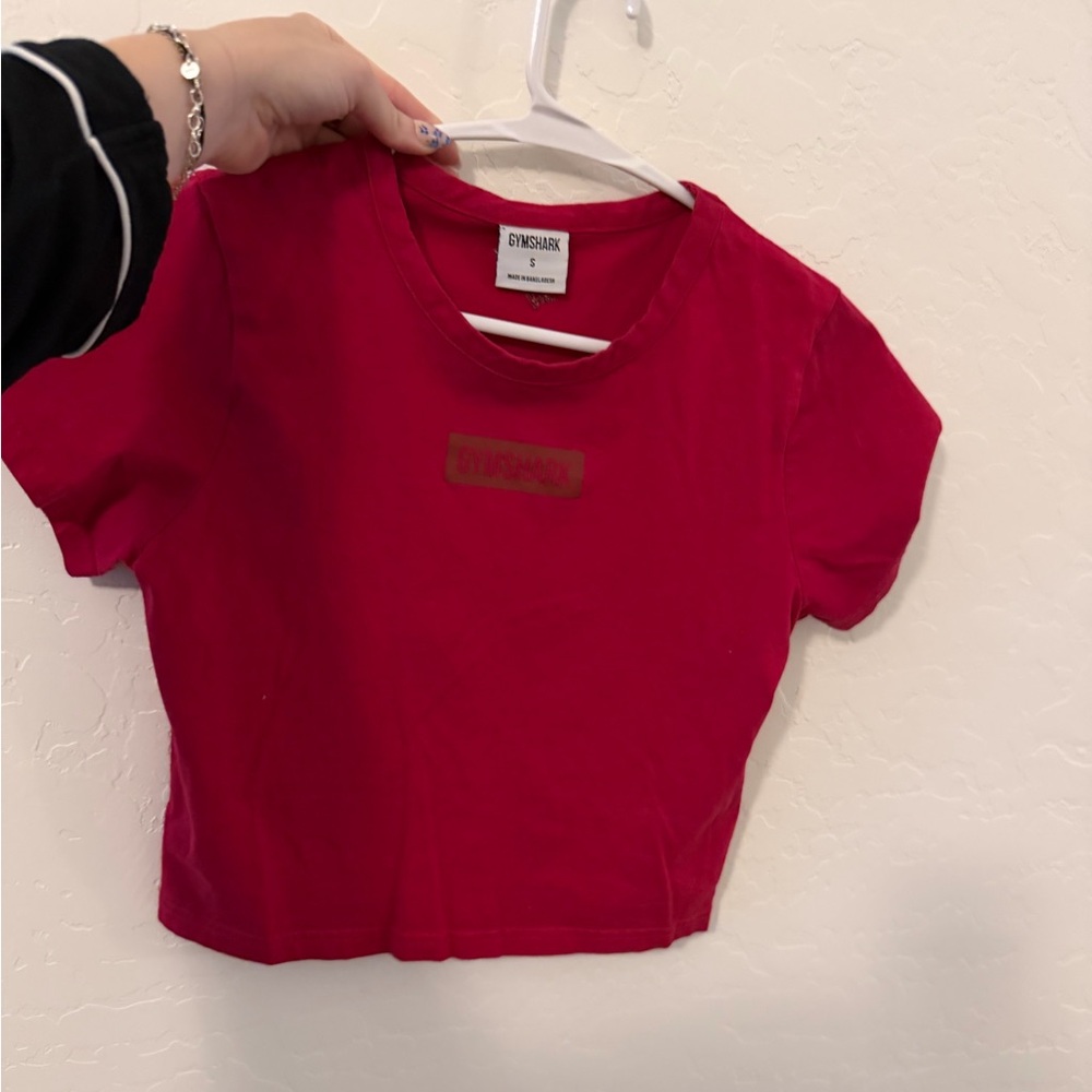 Gymshark Pink Crop Top (color not sold anymore) 🩷